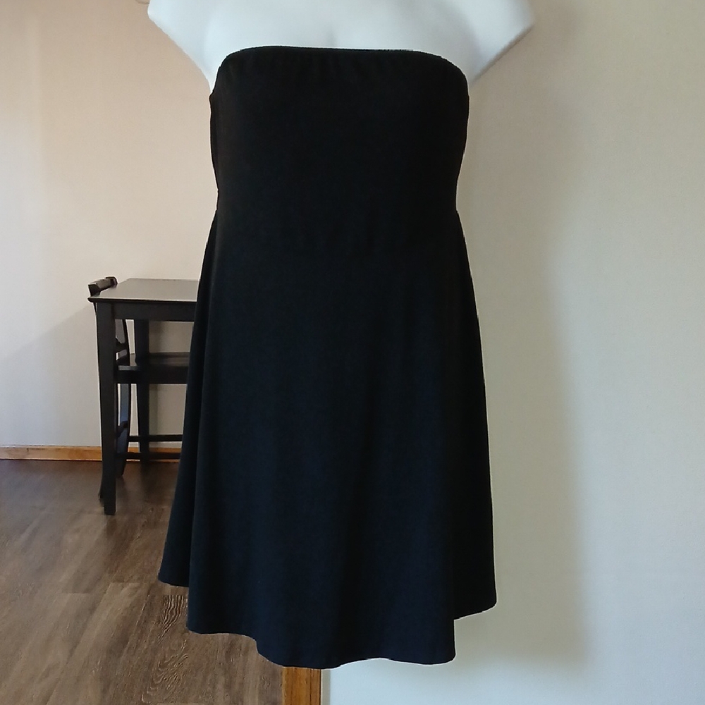 Chic Strapless Black Dress